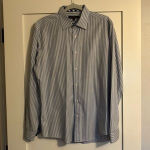 Ben Sherman men’s blue/white long sleeve dress shirt.